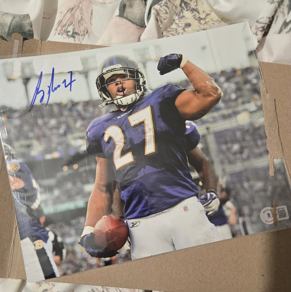 Authenticated autographed photo. Ray Rice. Baltimore Ravens